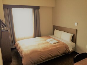 Blackout drapes, free WiFi, bed sheets - Hotel Crown Hills Yamagata (Yamagata)