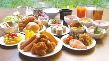 Daily buffet breakfast (JPY 700 per person)