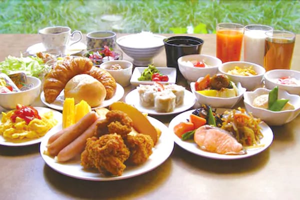 Daily buffet breakfast for a fee
