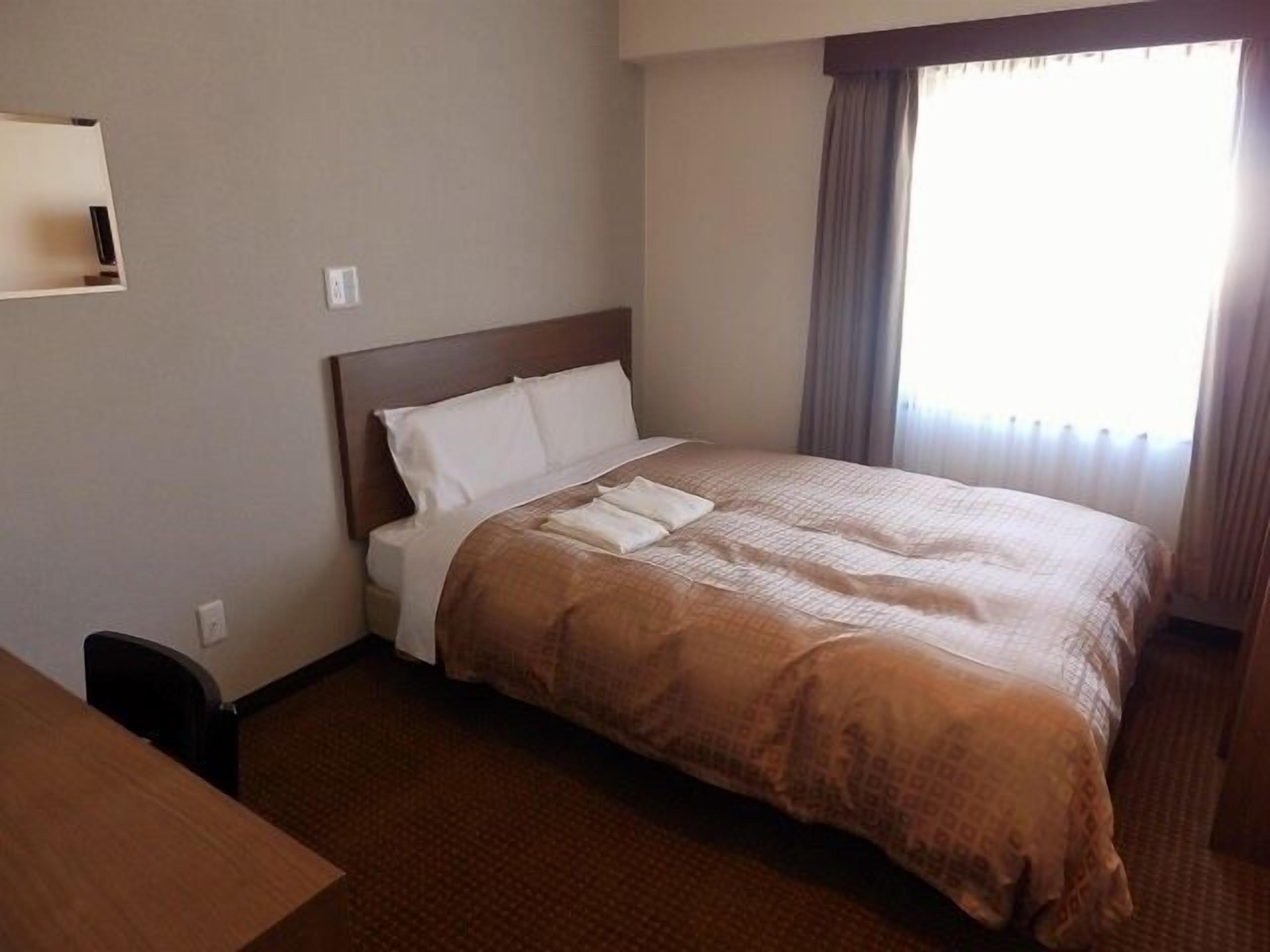 Blackout curtains, free WiFi, bed sheets