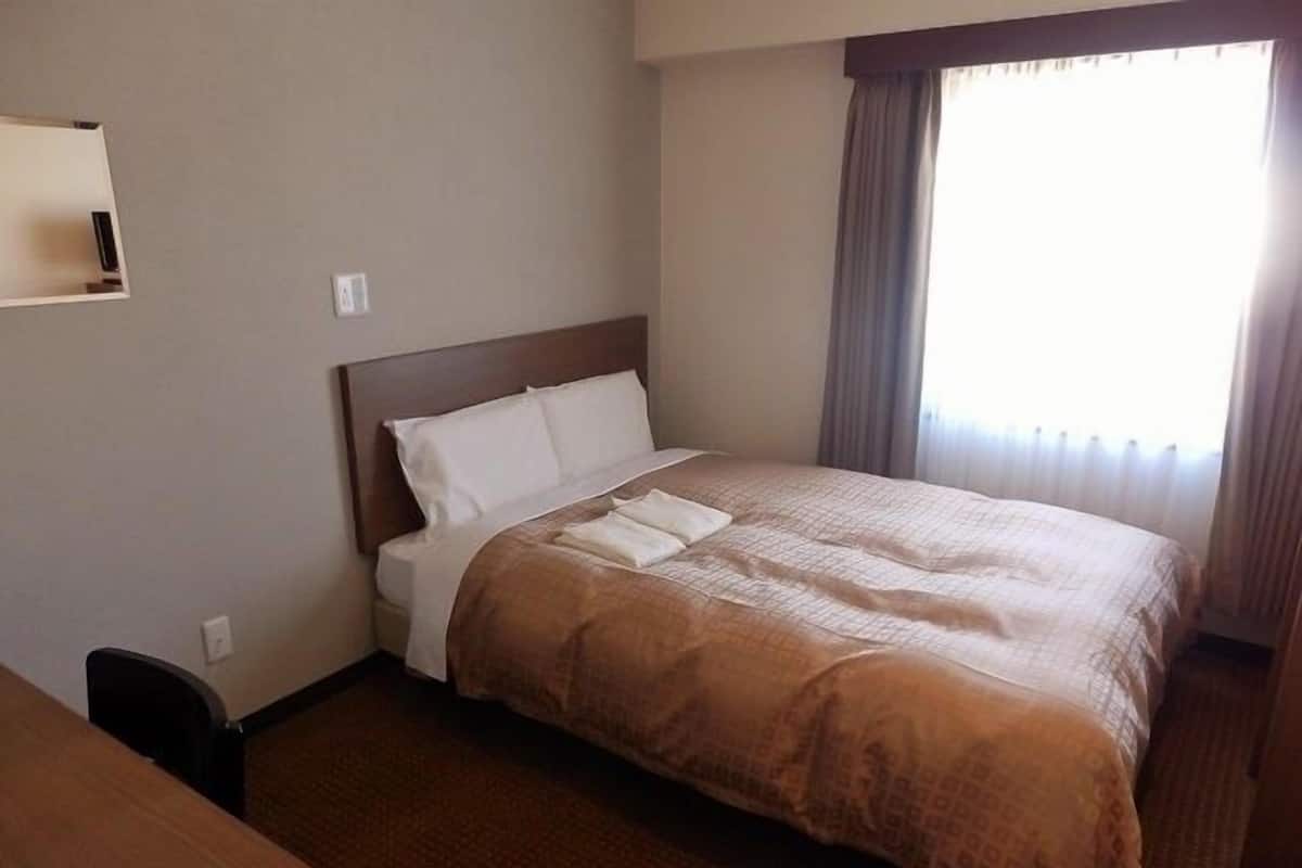 Verdunkelungsvorhänge, kostenloses WLAN, Bettwäsche