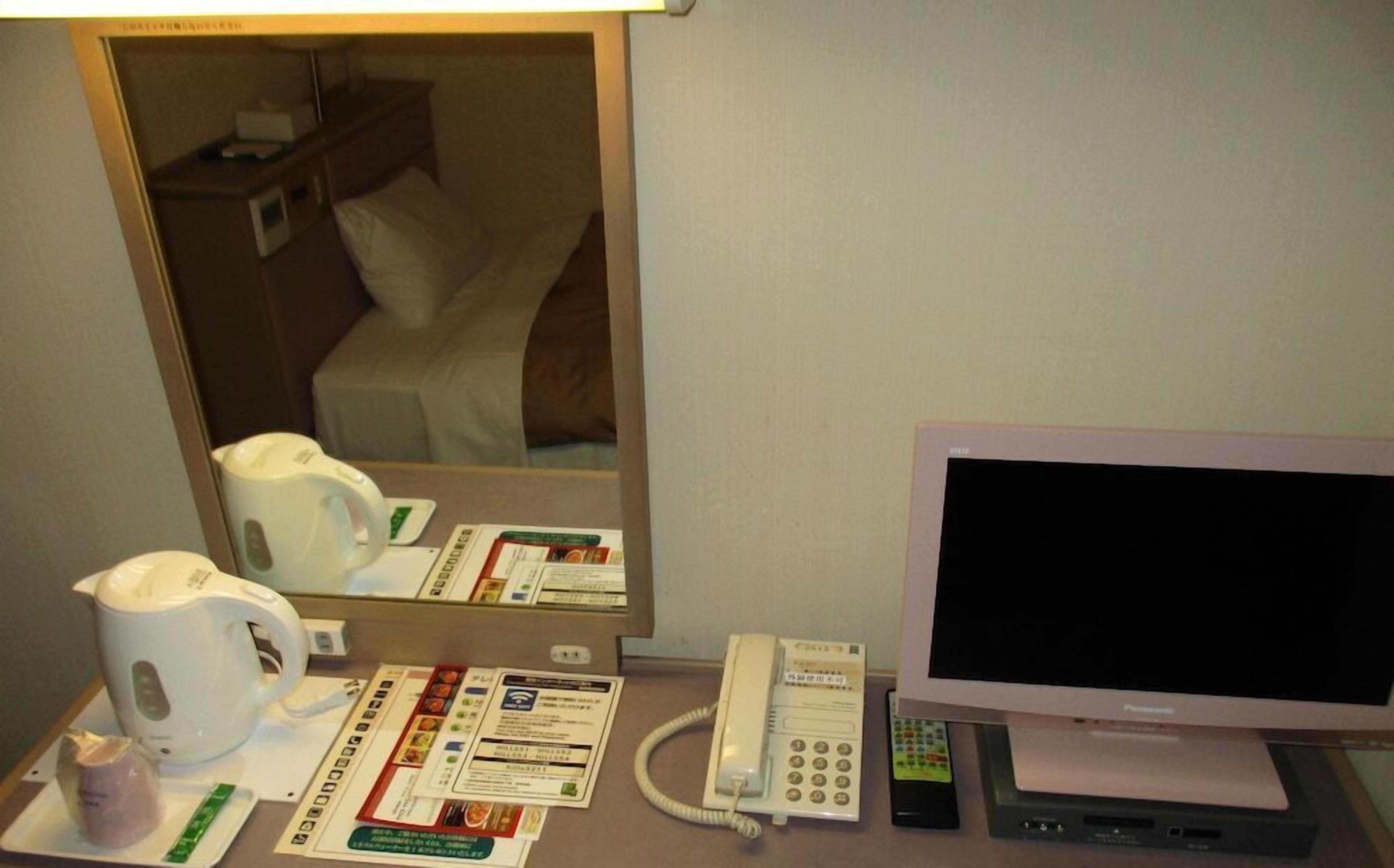 Desk, free WiFi