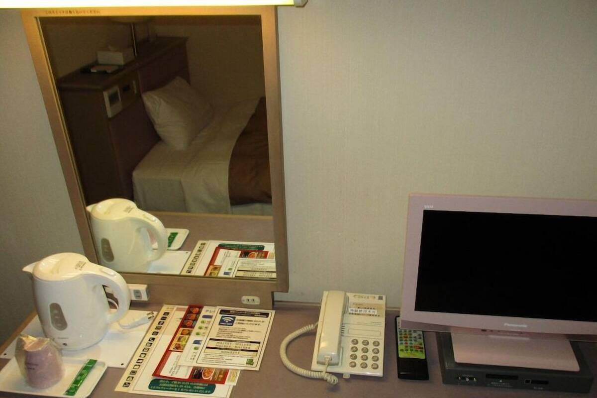 Desk, free WiFi