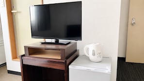 Bureau, accès au Wi-Fi (inclus), literie fournie