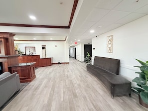 Hallway - Black Gold Suites Stanley (Stanley)