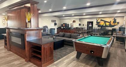 Black Gold Suites Stanley