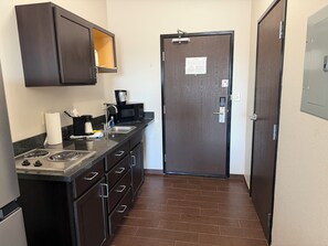 Suite, 2 Queen Beds, Kitchenette | Private kitchen | Fridge, microwave, stovetop, coffee/tea maker - Black Gold Suites Stanley (Stanley)