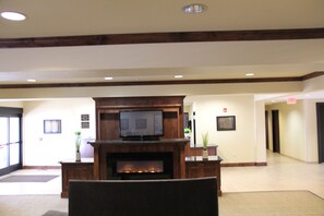 Lobby sitting area - Black Gold Suites Stanley (Stanley)