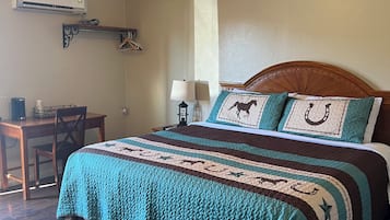 King Room | Free WiFi, bed sheets