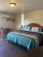 King Room | Free WiFi, bed sheets