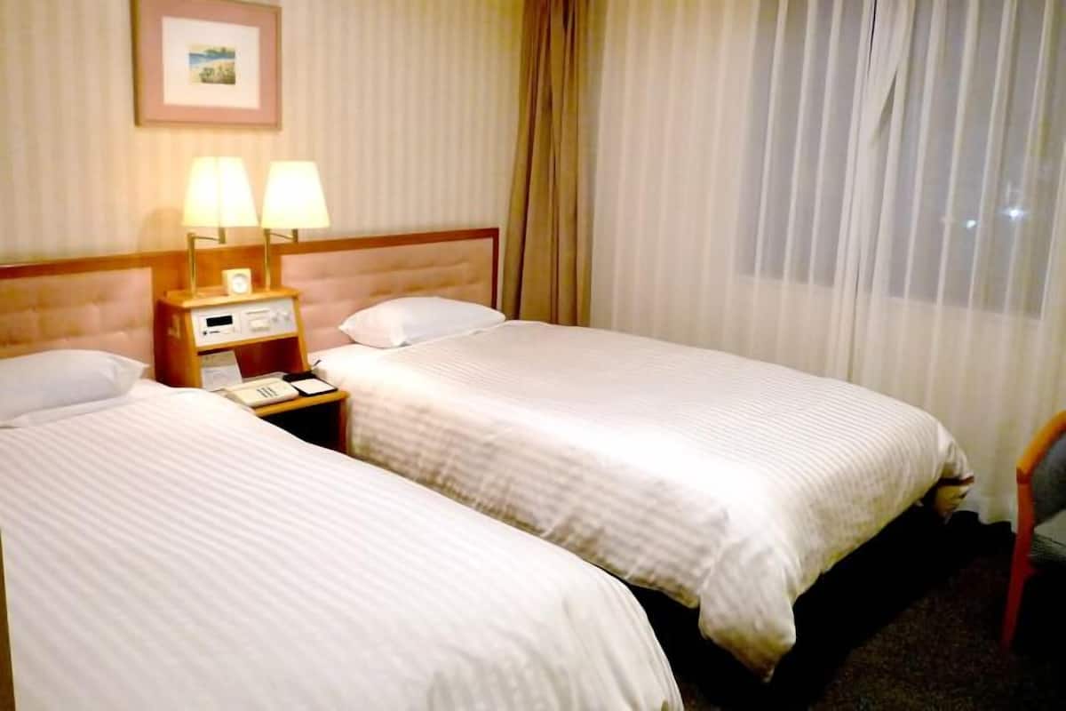 Desk, blackout drapes, iron/ironing board, free WiFi