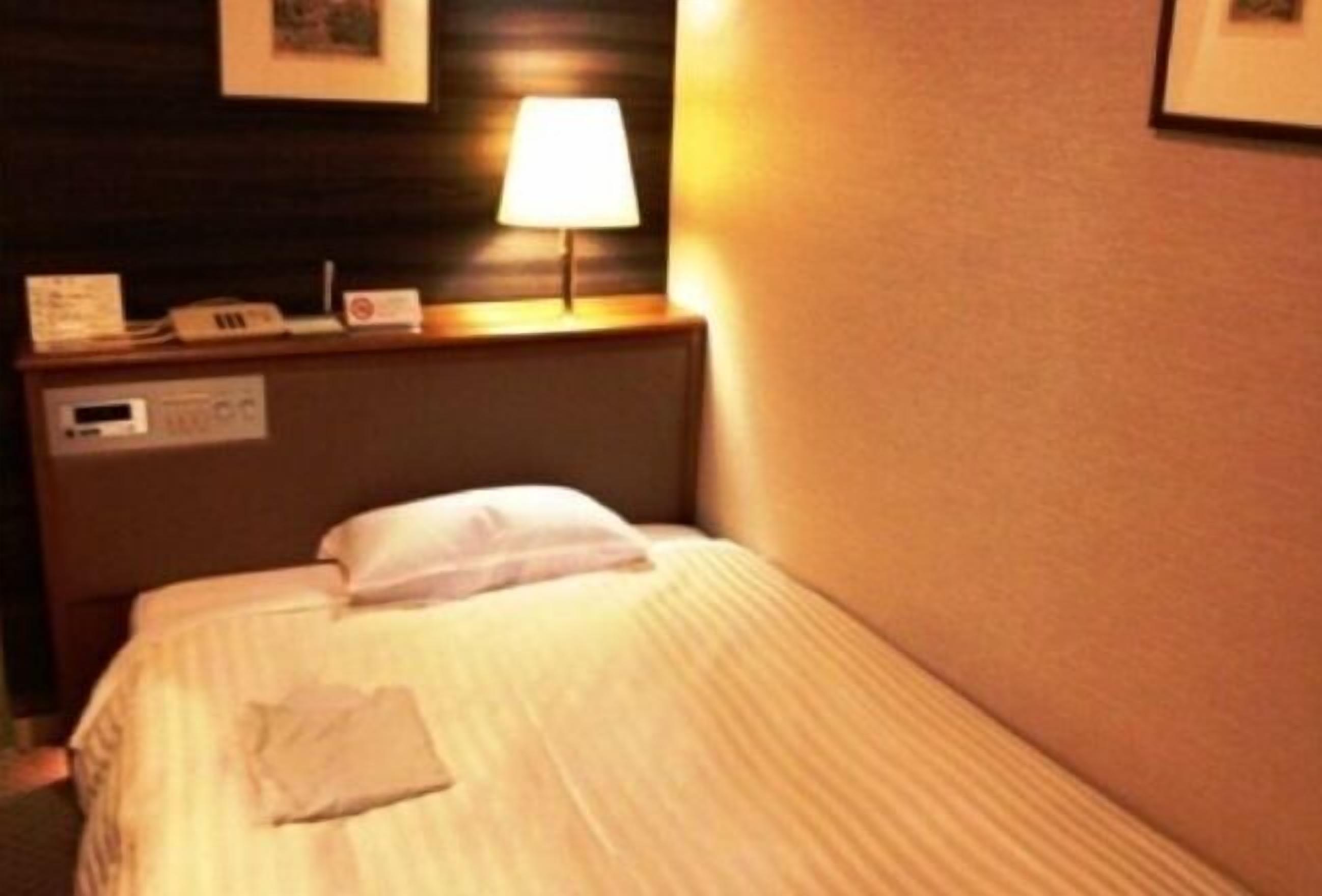 Desk, blackout drapes, iron/ironing board, free WiFi