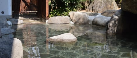 Außenpool (je nach Saison geöffnet)