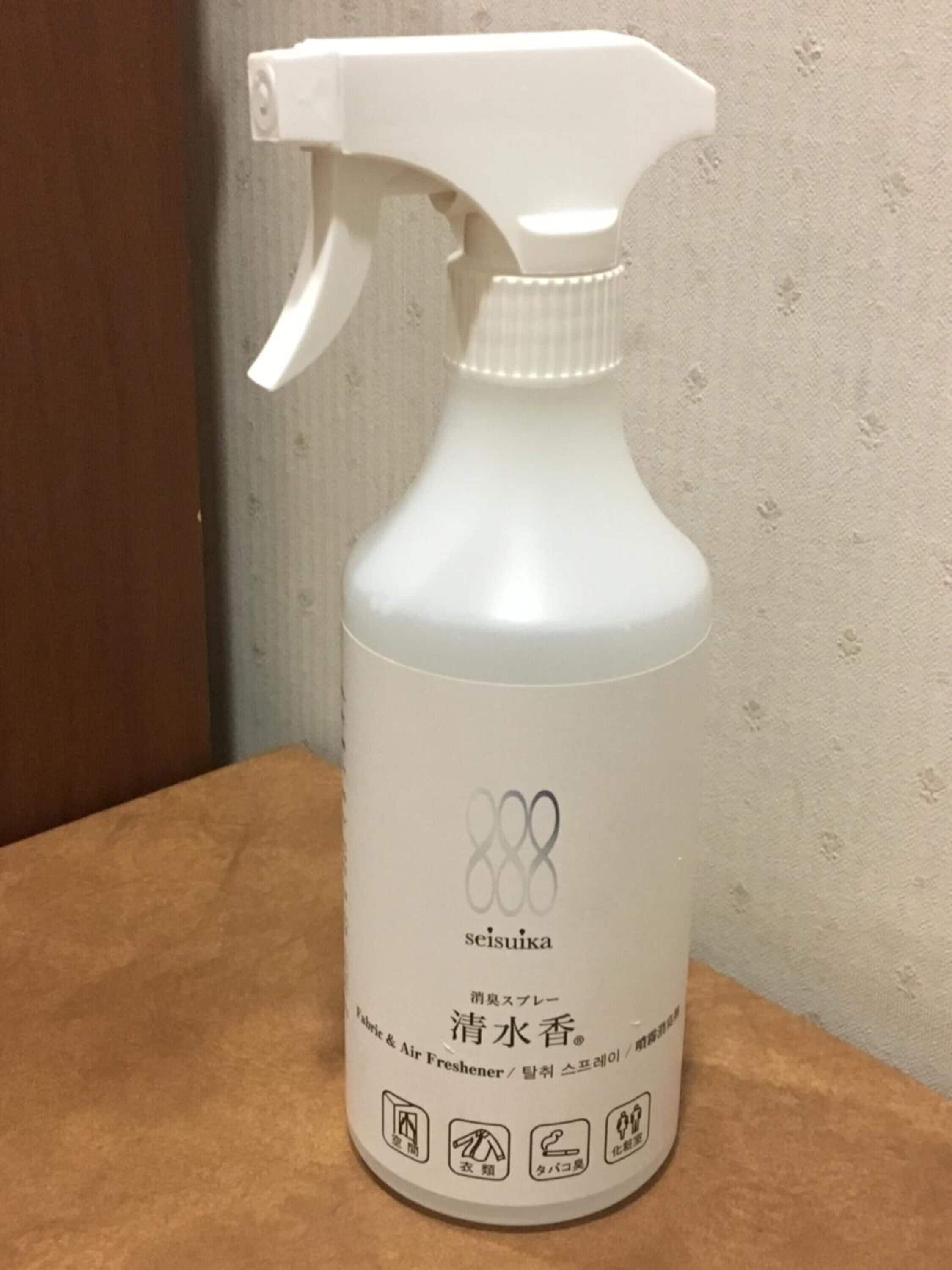 combined shower/bathtub, slippers, towels