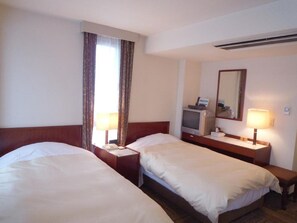Desk, free WiFi, bed sheets - Hotel Crown Hills Nakamura (Shimanto)