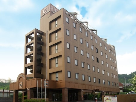 Exterior. Hotel Crown Hills Nakamura
