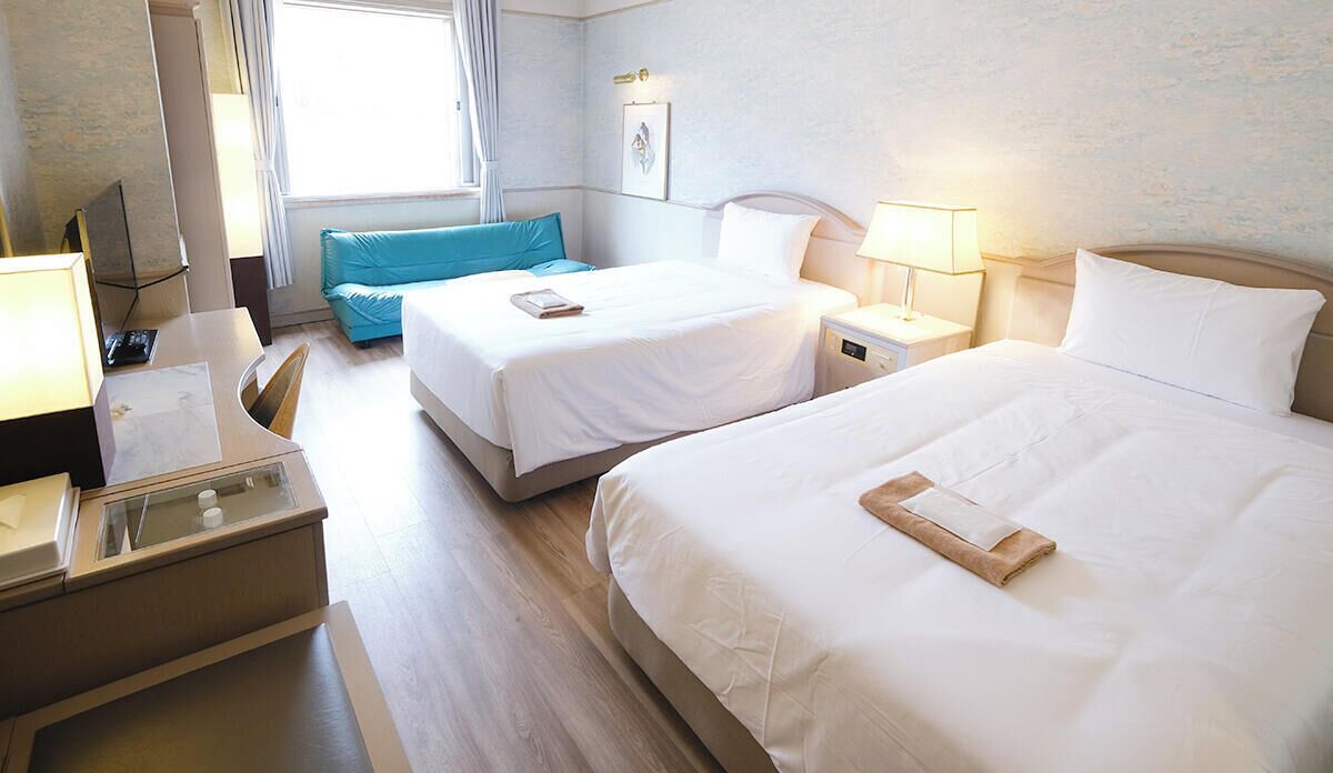 Hochwertige Bettwaren, Zimmersafe, Bettwäsche