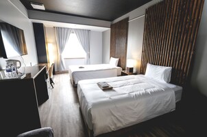 Premium Deluxe Twin | Premium bedding, in-room safe, bed sheets