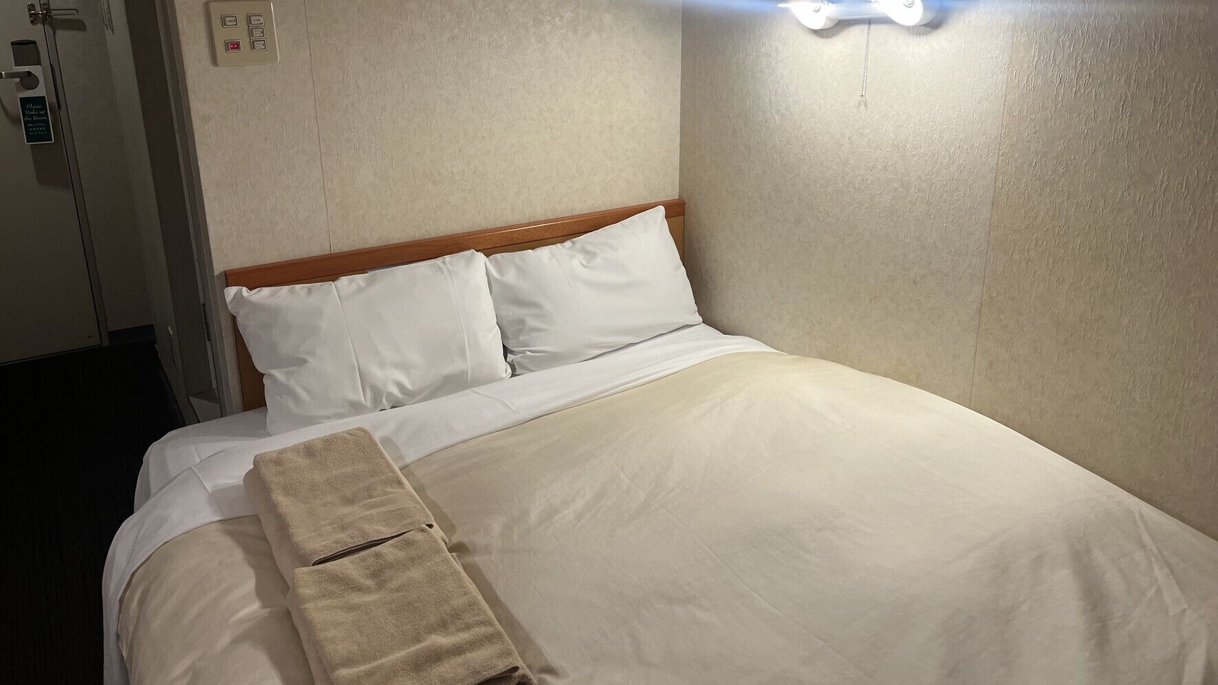 Desk, free WiFi, bed sheets