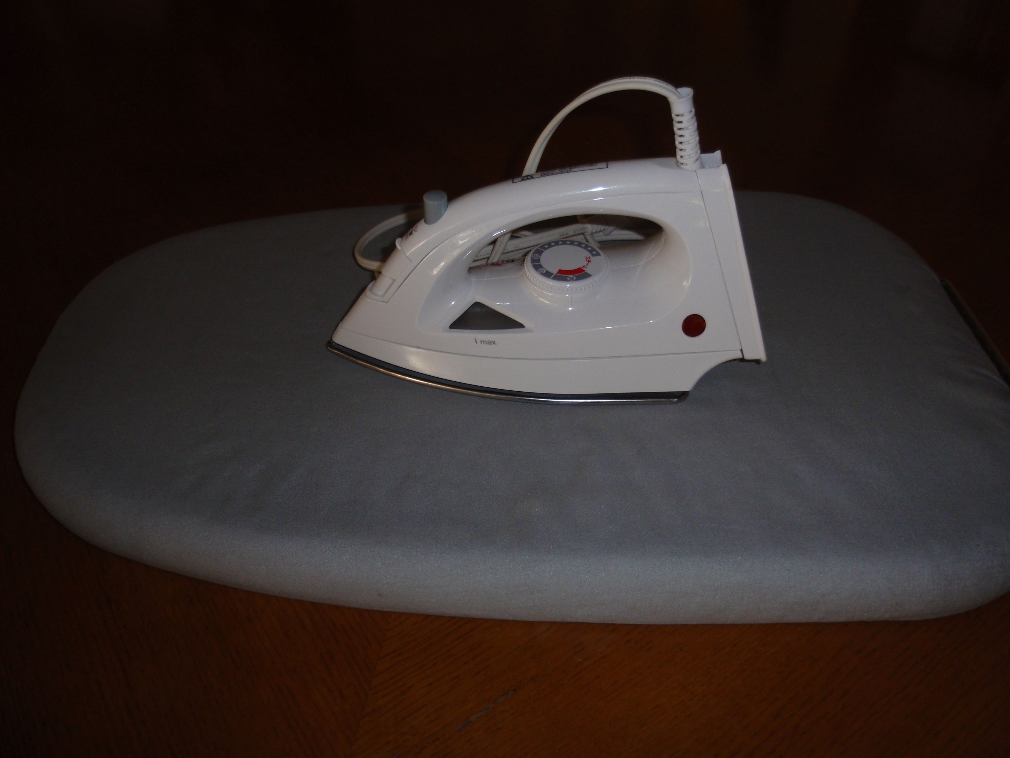 iron/ironing board