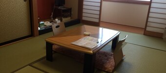 Hotel Crown Hills Takaoka