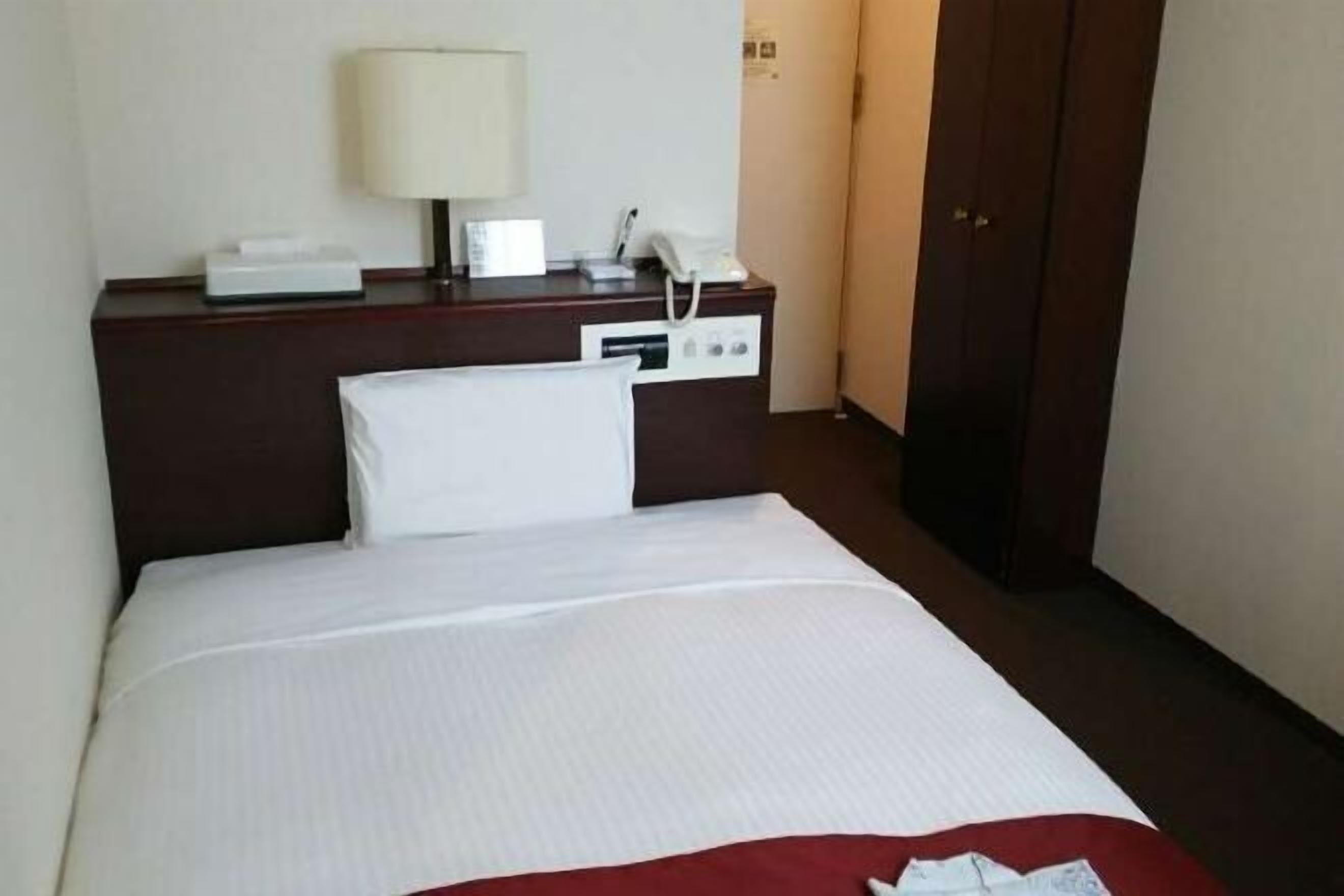 Dundyner, skrivebord, blendingsgardiner og wi-fi (inkludert)