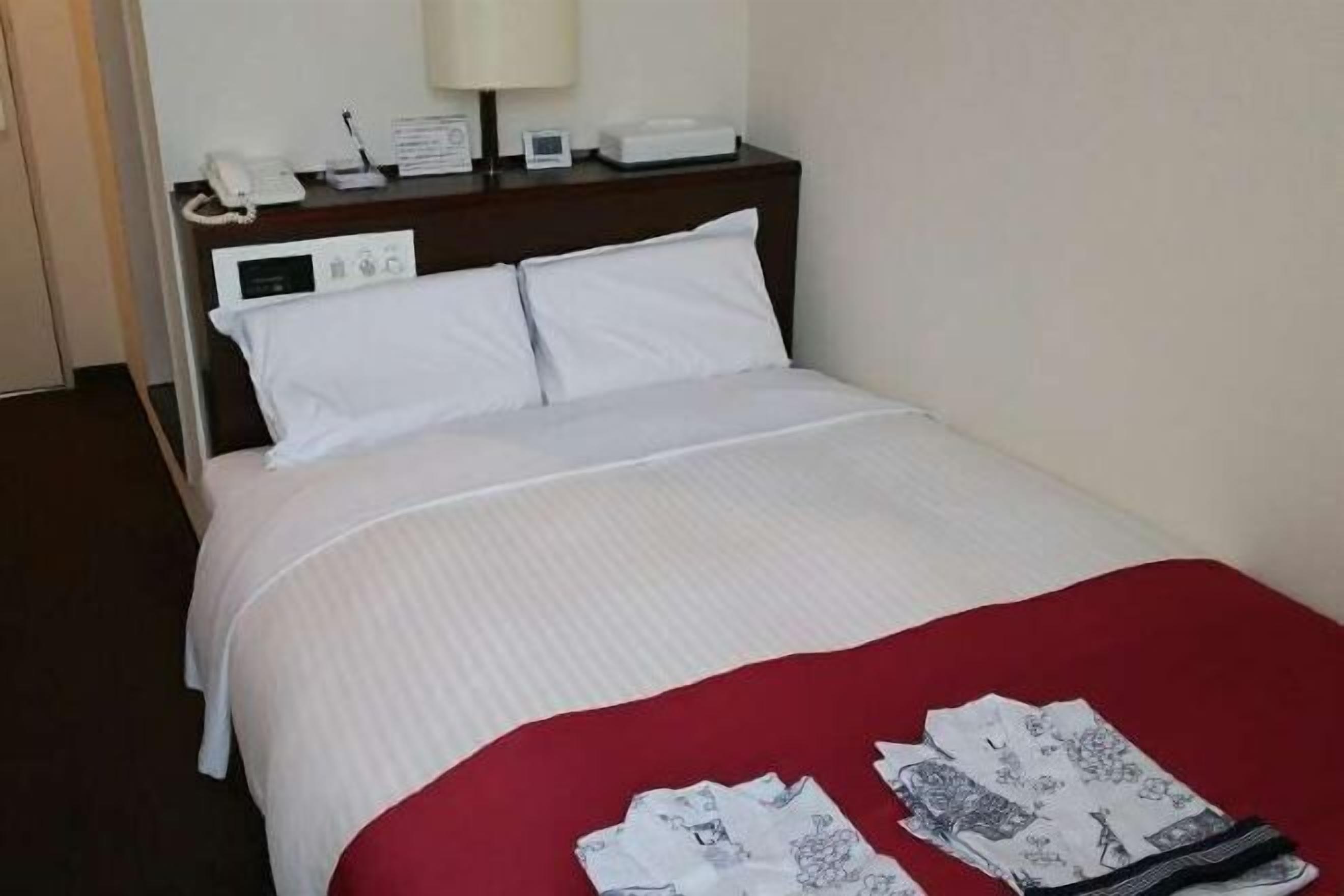 Dundyner, skrivebord, blendingsgardiner og wi-fi (inkludert)