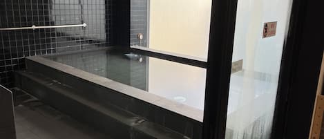 Cabin, Non Smoking (Upper Capsule Room) | Bathroom | Combined shower/tub, hair dryer, slippers, towels