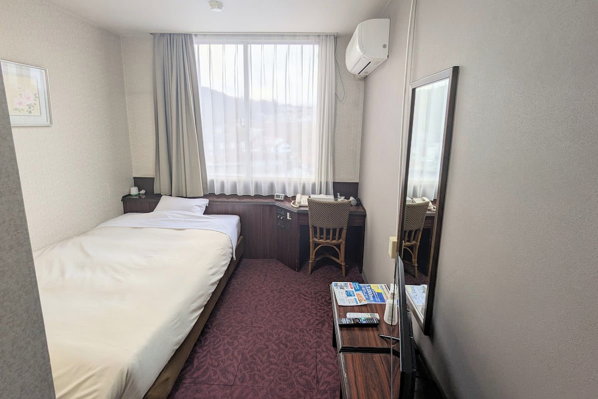 Desk, iron/ironing board, free WiFi, bed sheets