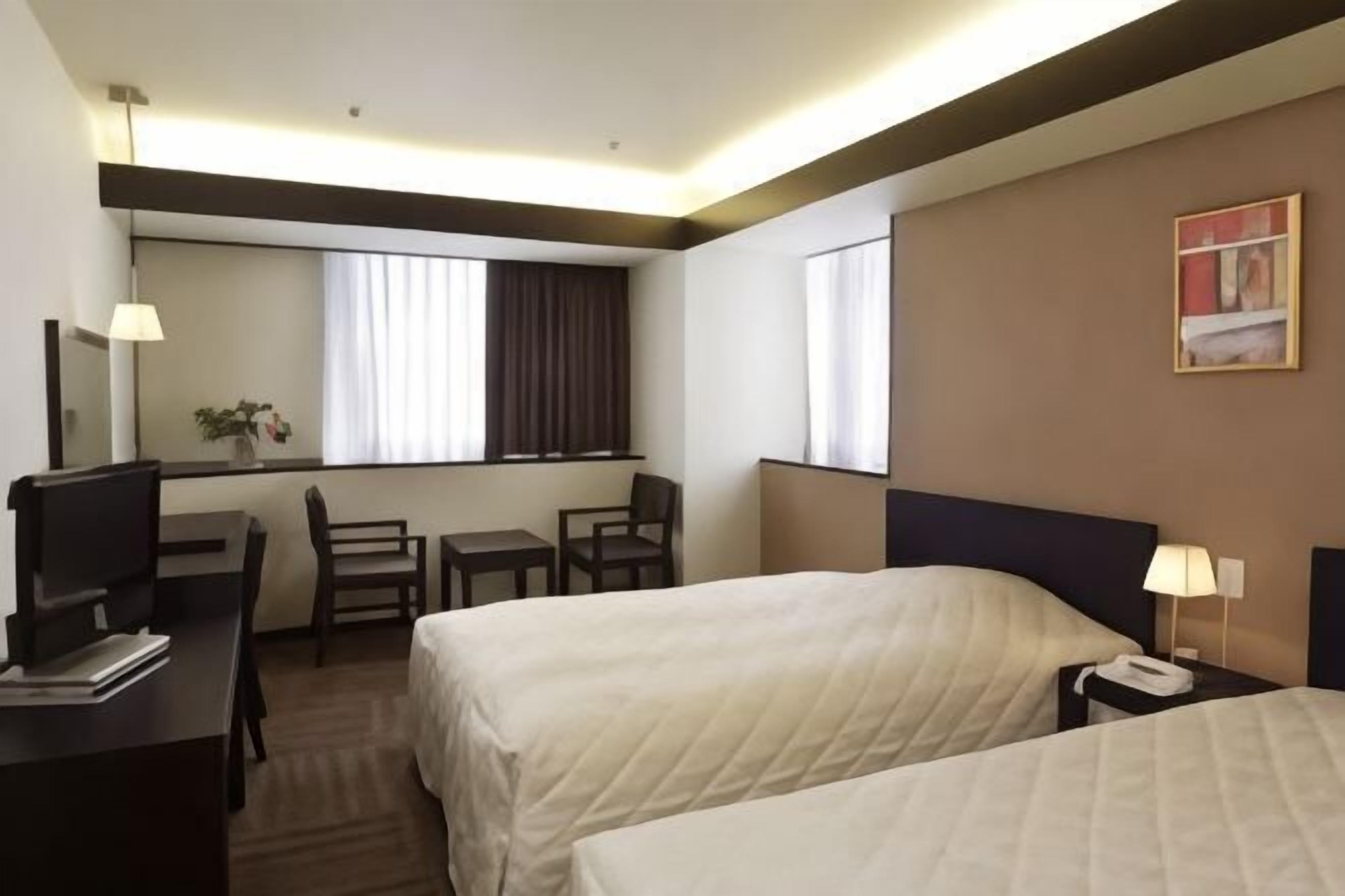 Desk, free WiFi, bed sheets