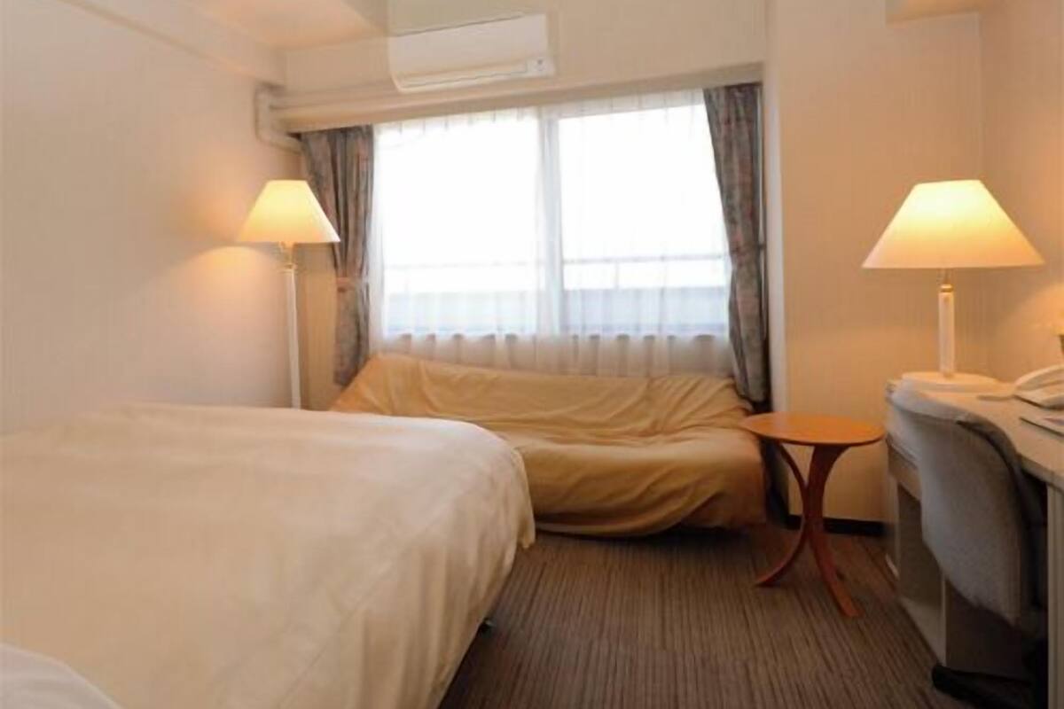 In-room safe, desk, WiFi (free), bed sheets