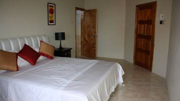Deluxe Room, 1 Bedroom, Bathtub