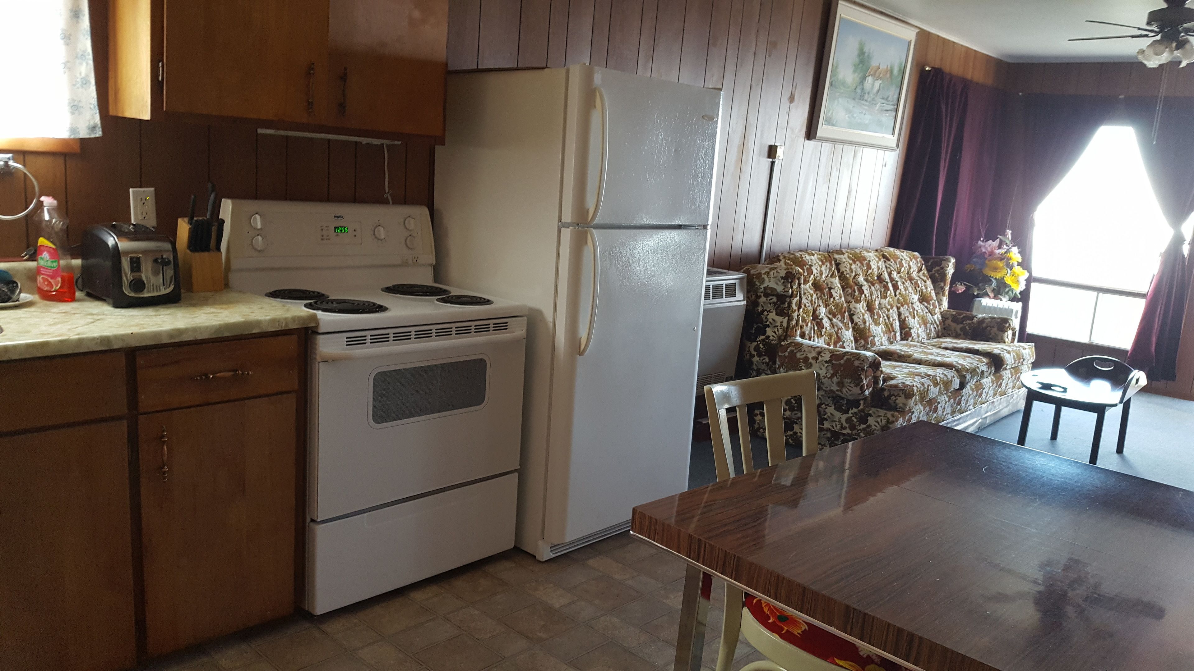 Private kitchen | Fridge, coffee/tea maker