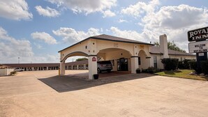 Exterior - Royal Inn Pearsall (Pearsall)