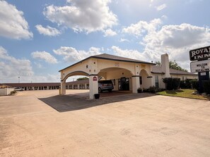Exterior - Royal Inn Pearsall (Pearsall)