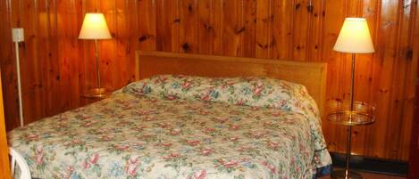 Standard Room, 1 King Bed | Free WiFi, bed sheets