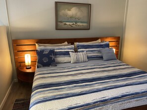 Flamboyant  | 1 bedroom, in-room safe, individually decorated, individually furnished - Sea Glass Place (St. George's)