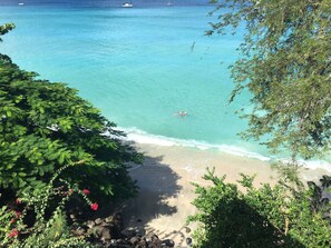 On the beach - Sea Glass Place (St. George's)