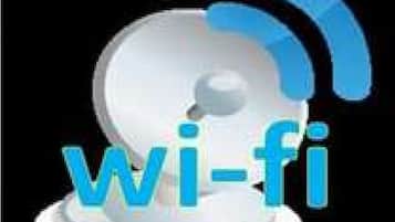 办公桌、免费 WiFi、床单