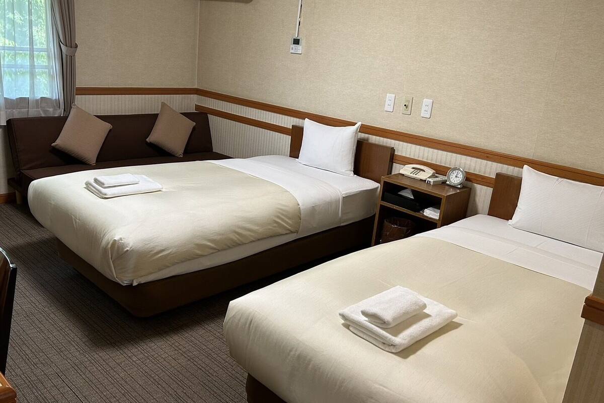 Desk, free WiFi, bed sheets