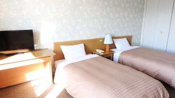 Standard Twin Room, Non Smoking | In-room safe, desk, free cribs/infant beds, free WiFi