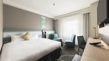 Ropa de cama de alta calidad, escritorio y cortinas blackout