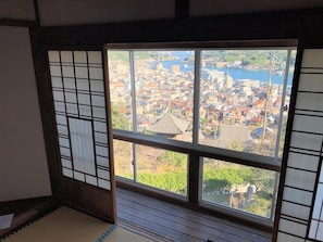 Chambre, non-fumeur (Private, 4 Tatami mats, 2nd Floor) | Accès au Wi-Fi (inclus), literie fournie