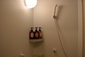 Mix Dormitory | Bathroom | Free toiletries, slippers, bidet, towels