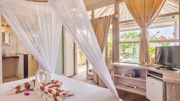 Villa, 2 Bedrooms, Private Pool | In-room safe, desk, free WiFi, bed sheets