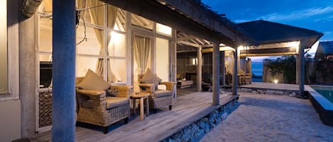 Vila, 2 quartos, piscina particular | Vista do quarto