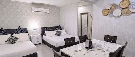 Family Double Deluxe Room | Iron/ironing board, free WiFi, bed sheets