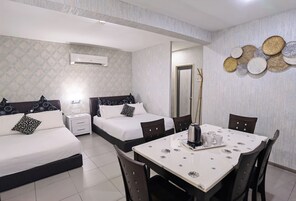 Family Double Deluxe Room  | Iron/ironing board, free WiFi, bed sheets