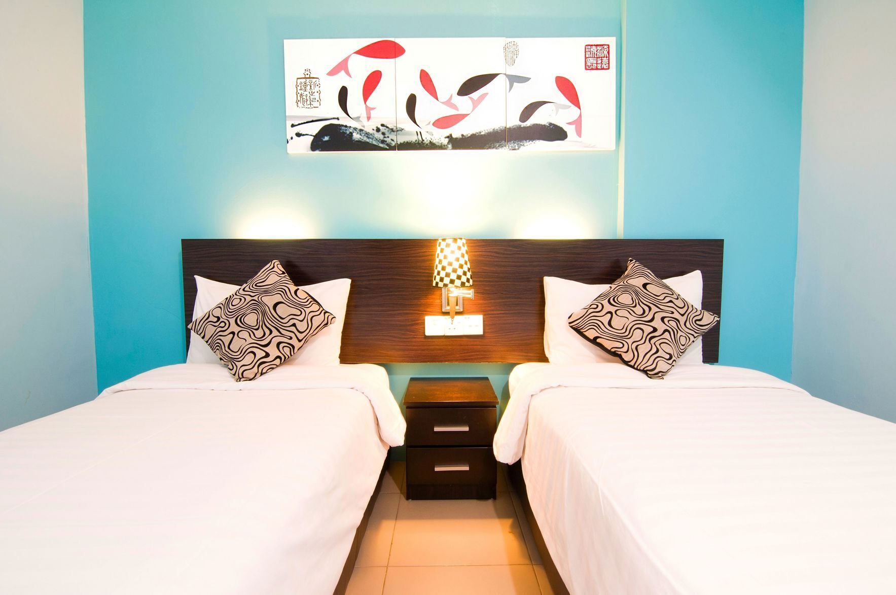Iron/ironing board, free WiFi, bed sheets