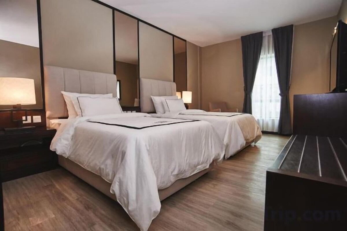 In-room safe, desk, blackout curtains, soundproofing